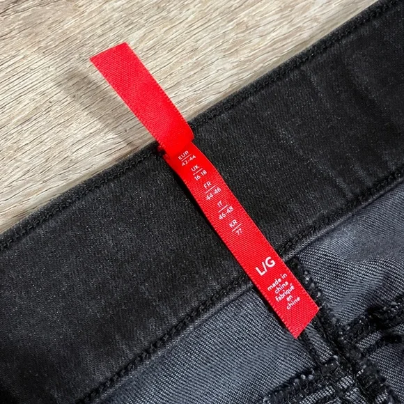 Spanx Women’s Black Distressed High Rise Skinny Pants with Raw Hem Size Large - Picture 4 of 8